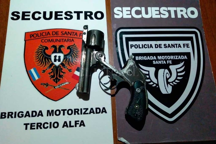 ELLITORAL_369741 |  El Litoral En el interior del auto se halló un revólver, calibre 38.