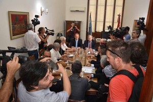 Flavio Raina Funcionarios y gremialistas buscan llegar a un acuerdo