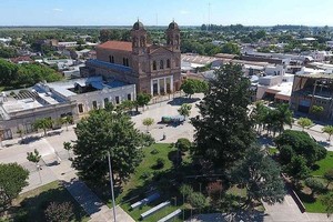 voydeviaje.com.ar Santa Rosa es un pueblo con historia, con presente y con futuro. Cuando llegué en 1966 sus calles eran de arena; ahora están asfaltadas. En medio siglo el pueblo ha cambiado, pero no bien se presta atención, se descubre que sigue siendo el mismo.