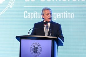 ELLITORAL_288805 |  ESTEBAN COLLAZO Telam 04/3/2020 Buenos Aires: El presidente Alberto Fernández dijo hoy que "no es posible que los precios sigan subiendo" y sostuvo que esa situación "tiene que parar porque no tiene lógica", al participar este mediodía de un almuerzo organizado por el Consejo Interamericano de Comercio y Producción (Cicyp). Foto: Presidencia/telam/aa