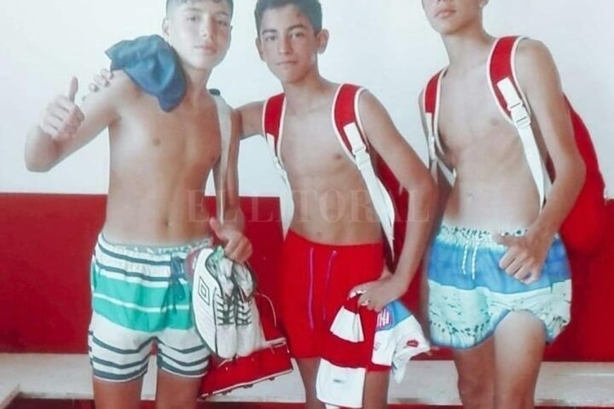 ELLITORAL_296228 |  El Litoral Con amigos. Uno de los que aparece junto a Valentino es Maxi Puntel, que fue quien le consiguió el video-sorpresa de saludo de Jonathan Bottinelli, algo que lo emocionó y mucho en este cumple de 13 cuando el Tate cumple 113.