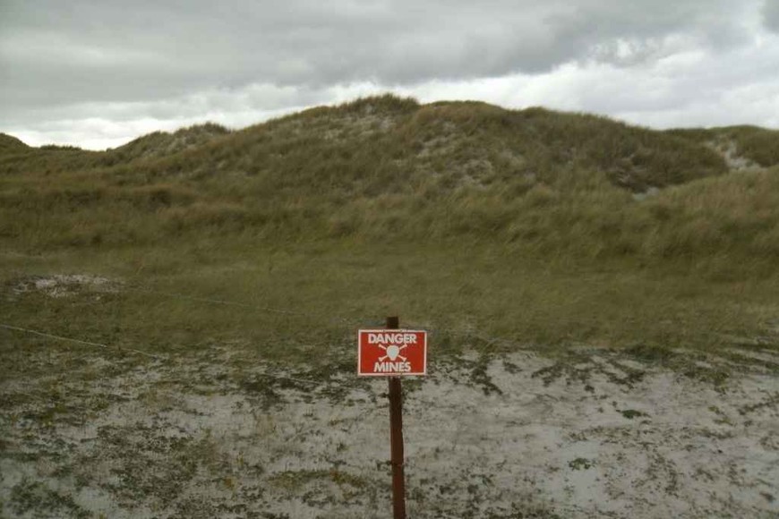 ELLITORAL_338132 |  Gentileza Señalética que indica la presencia de minas, año 2016.
