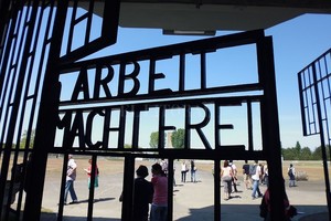 ELLITORAL_394418 |  El Litoral Puerta de ingreso a Sachsenhausen, convertido hoy en un espacio para la Memoria.