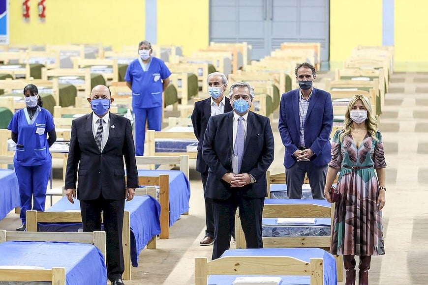 ELLITORAL_304418 |  ESTEBAN COLLAZO NOTICIAS ARGENTINAS FORMOSA 
MAYO 28: El presidente Alberto 
Fernandez, junto al gaobernador 
Gildo Insfran, y Fabiola 
Yañezvisito establecimientos 
sanitarios en esta provincia.
Foto NA
