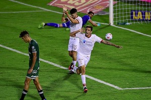 Télam/Fernando Gens Telam, Buenos Aires, 12 de abril de 2021: Juan Garro(7) festeja el primer gol de Huracán que enfrenta a  Sarmiento de Junín, por el partido correspondiente a la fecha nueve de la zona 2 de la Copa de la Liga Profesional de Fútbol.
Foto: Maximiliano Luna/cf/Telam