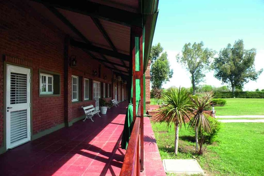 ELLITORAL_392943 | Gentileza El complejo se destaca por el amplio parquizado, pérgolas de paseo, amplias galerías, entre o