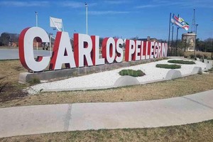 Archivo. Carlos Pellegrini, una de las localidades que pretende ampliar el horario de circulación.