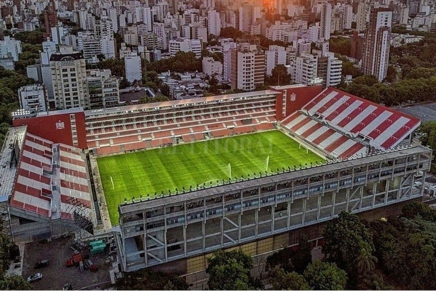 ELLITORAL_370108 |  Archivo En el estadio  Uno . Estudiantes volverá a jugar como local un clásico en su casa tras más de 15 años.