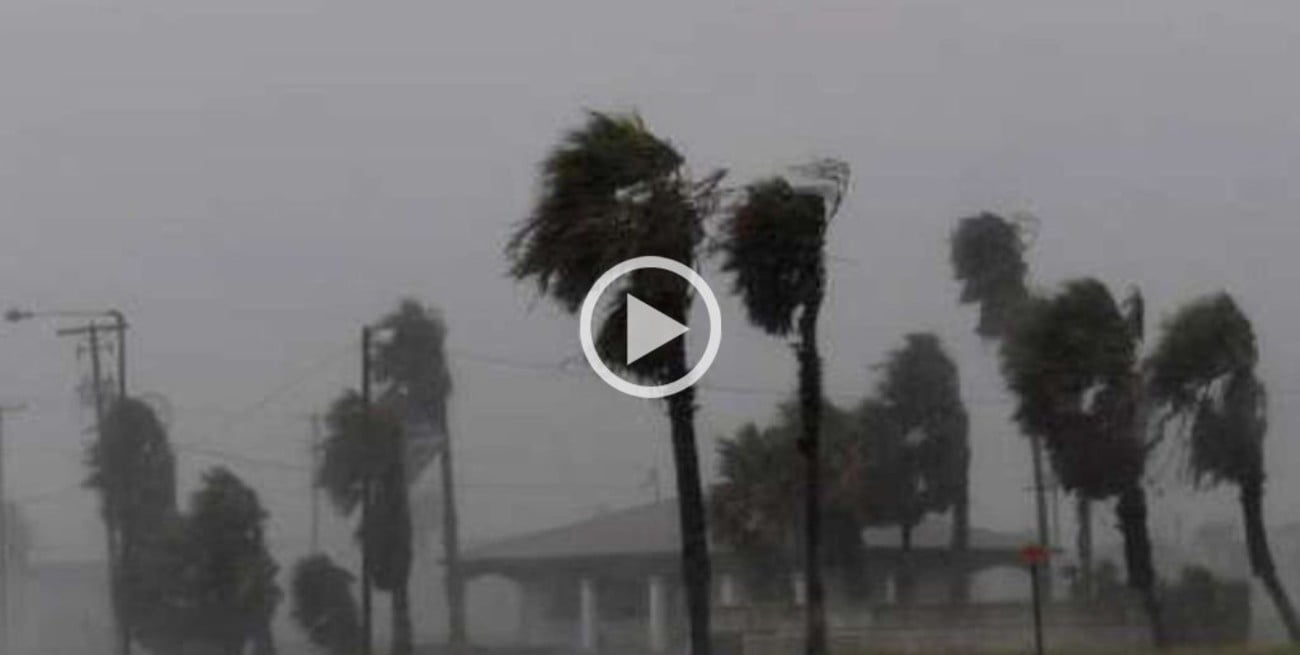 Evacúan la Costa Este en Estados Unidos tras inminente llegada del huracán "Florence"