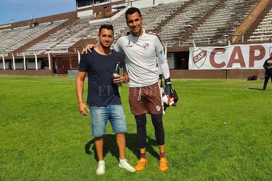 ELLITORAL_353960 |  Gentileza Juan y Jorge, futboleros como papá  Kiko . Ambos sueñan con trabajar juntos; mientras tanto, el cuerpo técnico para el futuro ya tiene nombres y apellidos.