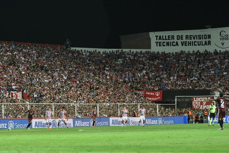 ELLITORAL_286921 |  Mauricio Garín Unión jugará a cancha llena. La gente seguramente tributará su agradecimiento por la alegría de la clasificación en la Copa, ante Mineiro, y alentará para sumar en la Superliga.