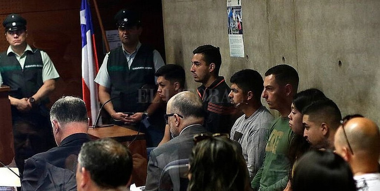 Seis carabineros detenidos por abusos durante las protestas en Chile