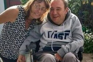 Gentileza reconquistaregional.com Bernando y su hermana Cecilia, quien estaría llegando a Reconquista en las próximas horas, procedente de Francia.