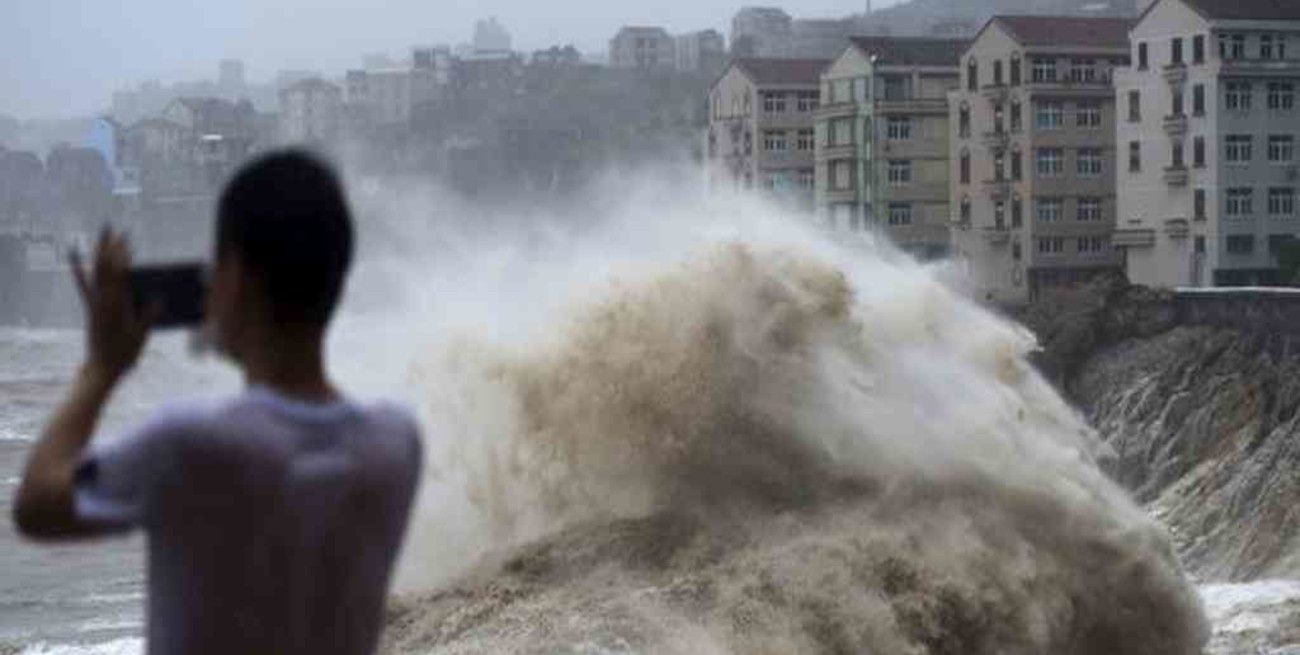 Japón ordenó la evacuación de 300.000 personas por el tifón Lupit
