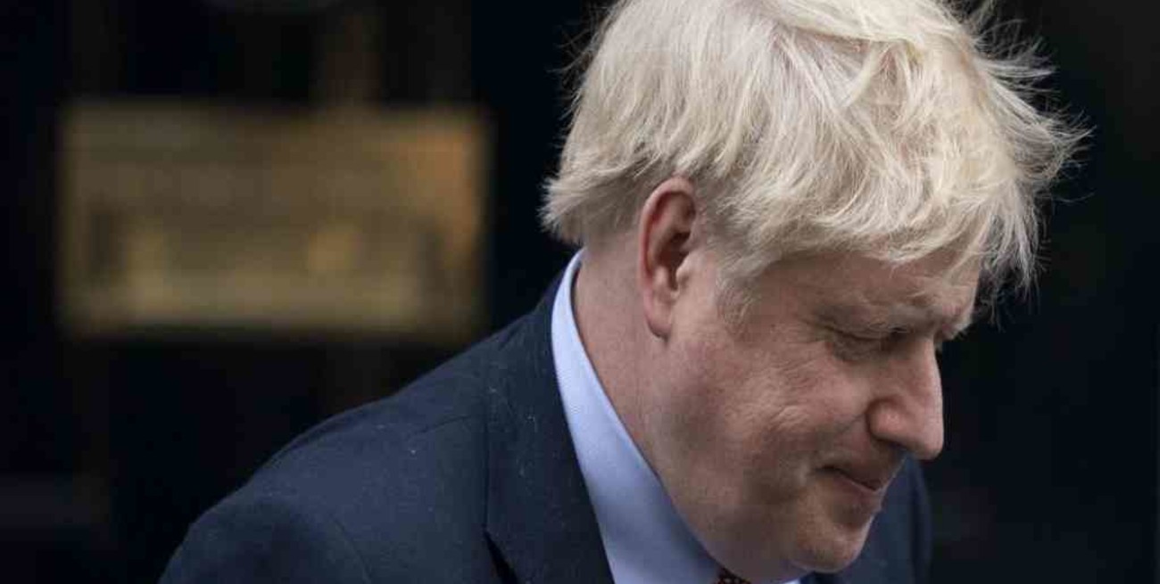Boris Johnson es asistido con oxígeno tras ser hospitalizado por coronavirus