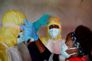 ELLITORAL_396340 |  Imagen ilustrativa El virus de Marburgo causa síntomas similares a los del ébola, que comienzan con fiebre y debilidad y, a menudo, conducen a hemorragias internas o externas, insuficiencia orgánica y muerte.