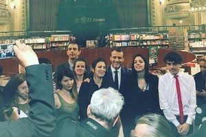 ELLITORAL_231149 |  Internet El presidente Emmanuel Macron en su visita a la librería El Ateneo.