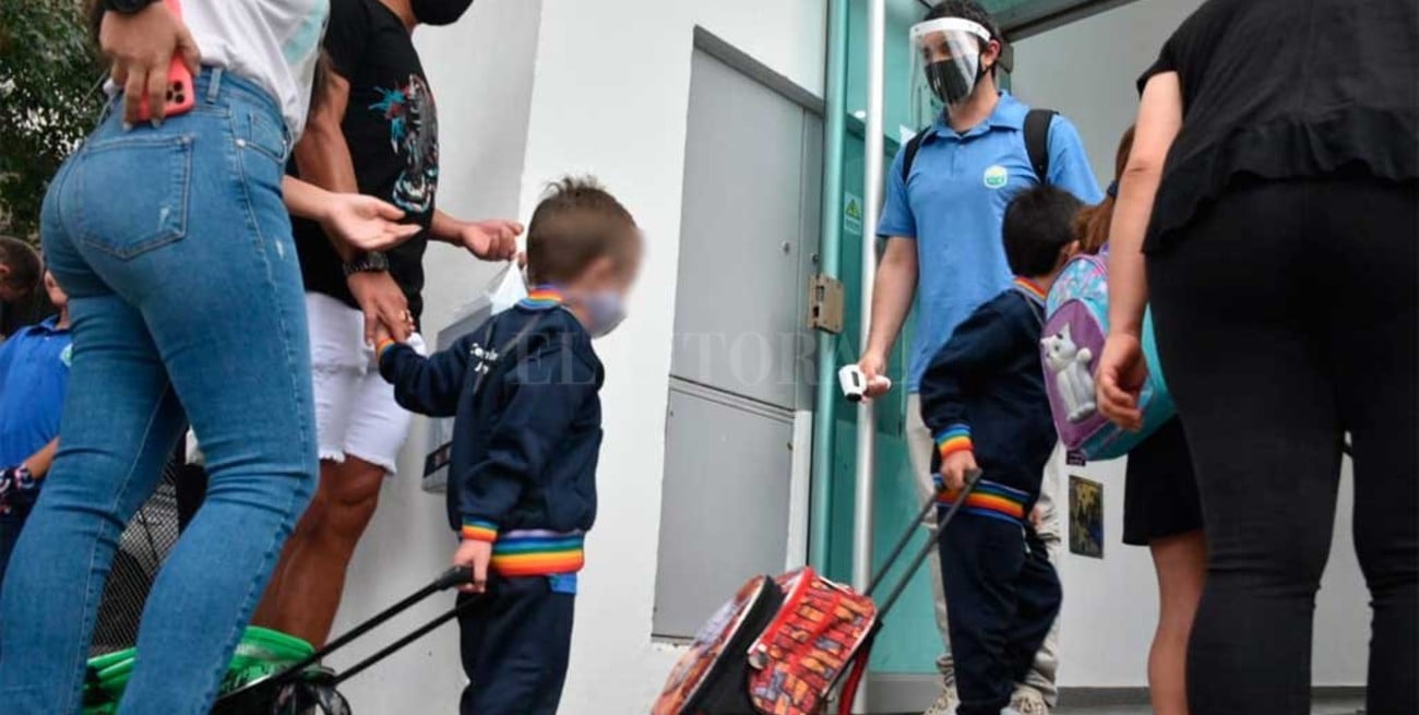 Pulga Rodríguez : de romperla el sábado a llevar a sus hijos a la escuela