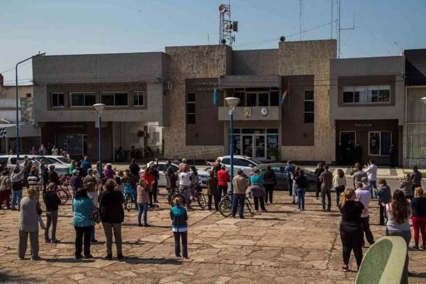 ELLITORAL_331703 |  Agencias La defensa del médico destacó que  tiene una familia muy bien constituida, de religión católica y profesante , además del respaldo de los vecinos que marcharon por él a fines de agosto.