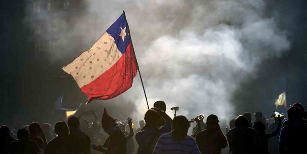 Un estudiante murió tras recibir un disparo durante una protesta en Chile