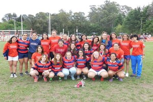 ELLITORAL_410452 |  Gentileza Ricardo Charvey El Plantel juvenil de Cha Roga se quedó con la Copa de Bronce.