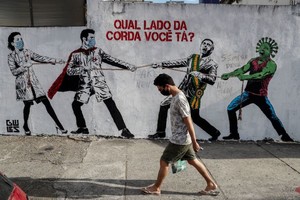 Agencia Mural que refleja la realidad que le ha tocado vivir a los brasileños durante gran parte de la pandemia. El presidente Bolsonaro minimizó muchas veces los alcances de la enfermedad.