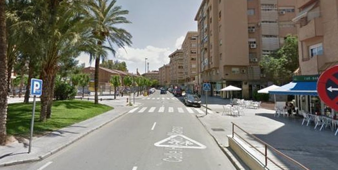 Conmoción en España: una mujer se arrojó de un sexto piso con su hijito en brazos