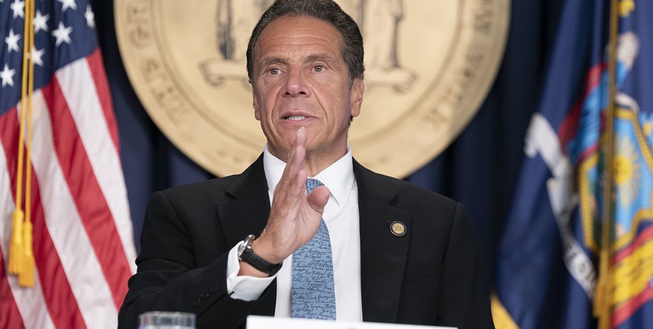 El gobernador de Nueva York fue acusado ahora de abuso sexual por una exasistente