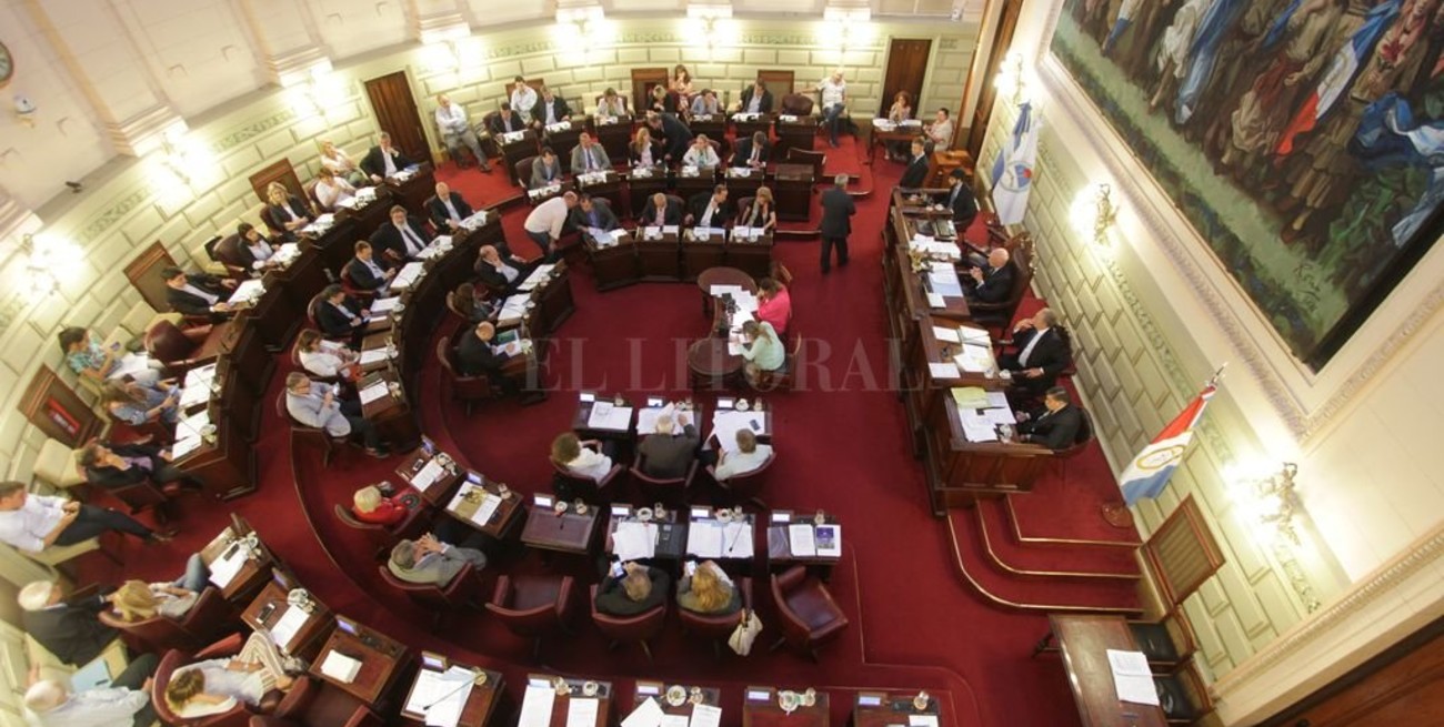 Reforma: la oposición analiza pedir una sesión especial para el martes