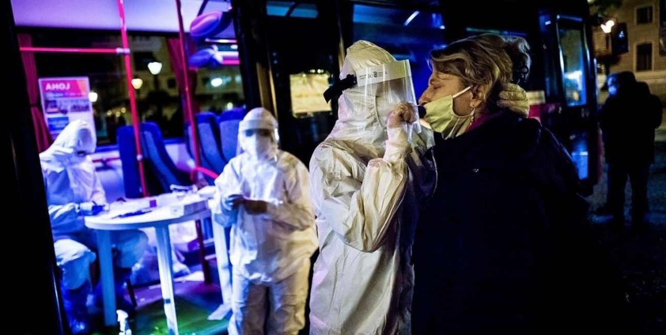 Europa intenta frenar la cuarta ola del coronavirus  