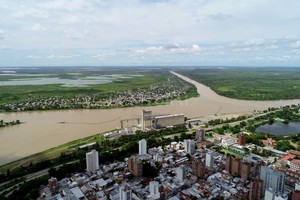 ELLITORAL_365374 |  Fernando Nicola Santa Fe está en el centro de la hidrovía, del corredor bioceánico Brasil - Chile y de las vías férreas que unen el norte de nuestro país con la ciudad de Buenos Aires.
