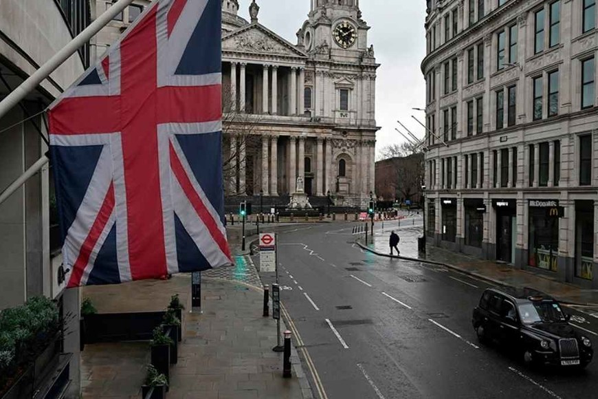 ELLITORAL_381572 |  Gentileza Inglaterra comenzó estas últimas semanas un proceso de relajamiento de las restricciones para los comercios y reanudación de la vida normal de las personas.