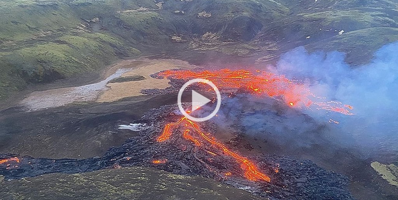 Video: la erupción volcánica en Islandia se extiende con una tercera fisura