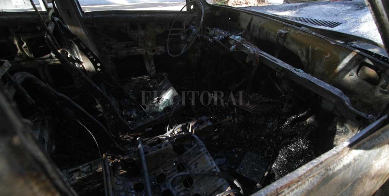 Incendiaron un auto en el norte de Santa Fe