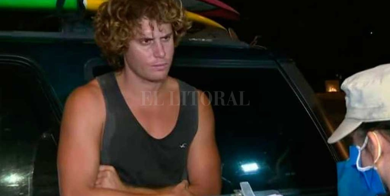 De mal en peor: el surfista que volvió de Brasil se escapó de su casa y violó la cuarentena