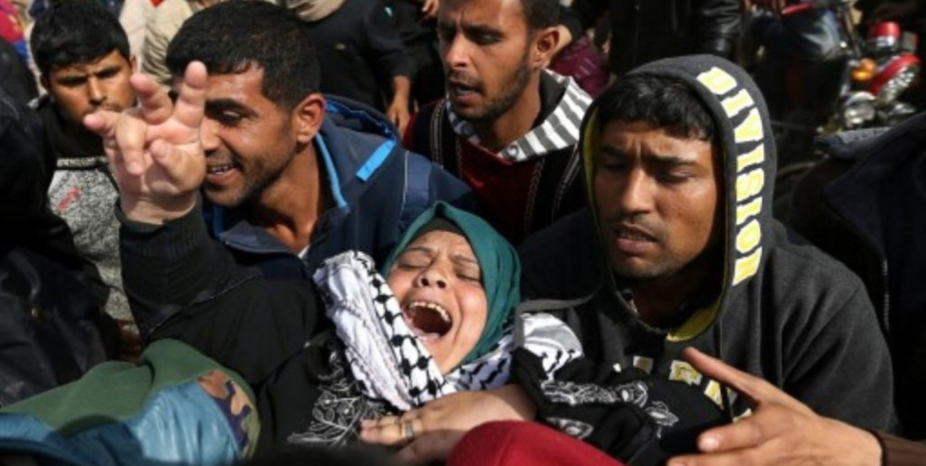 69 manifestantes heridos en la frontera entre Gaza e Israel