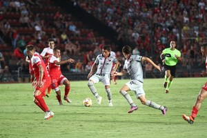 ELLITORAL_237731 |  Pablo Aguirre La inteligencia del Pulga Rodríguez para meter esos pases punzantes, en este caso para Bernardi, como también ocurrió en la tardecita de Lanús con Heredia. En dos partidos, el tucumano mostró su calidad y vigencia.