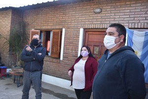 Guillermo Di Salvatore REFERENTE. Marcelo Fabián Contreras fundó Jóvenes de Candioti en 2011. Hoy es un fiel colaborador. En la foto,  el Fabi  como le dicen, es el de barbijo blanco.