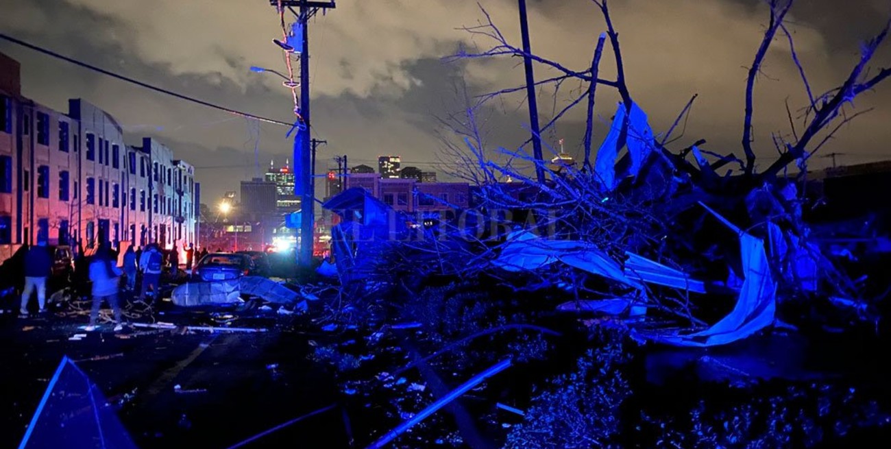 Al menos dos muertos tras el paso de un tornado en Estados Unidos