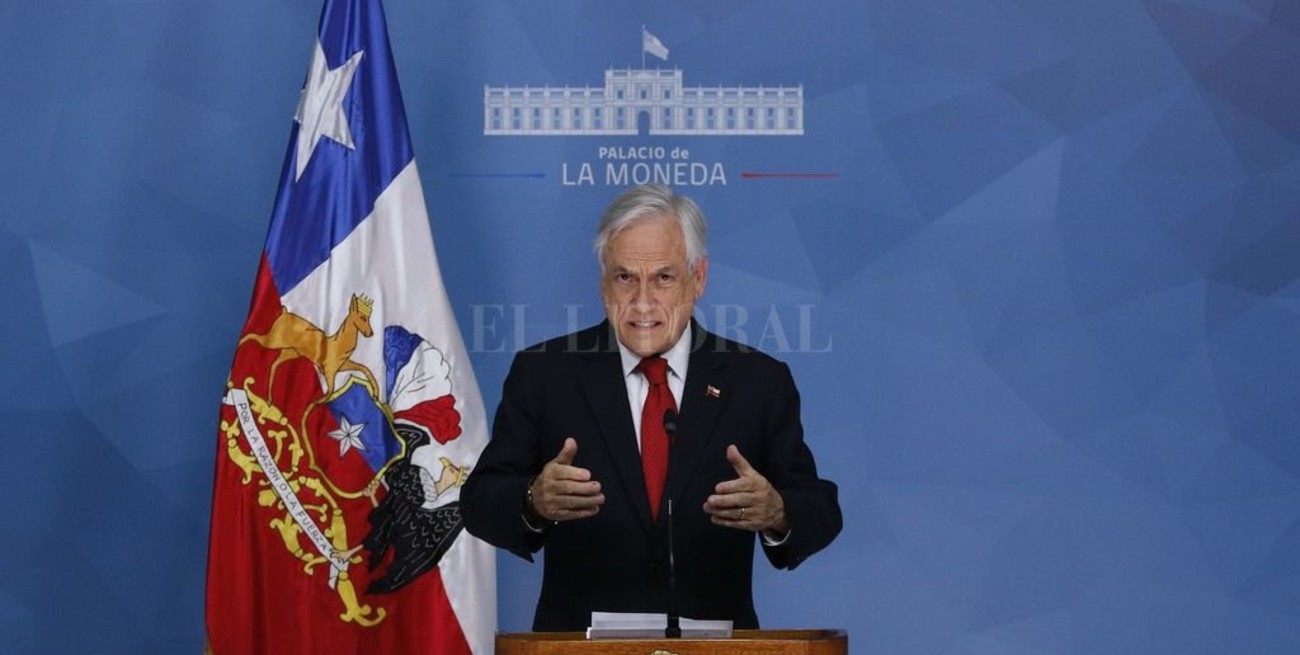 Piñera anunció que trabaja en un plan para mitigar el impacto del aumento de pasajes en subterráneos