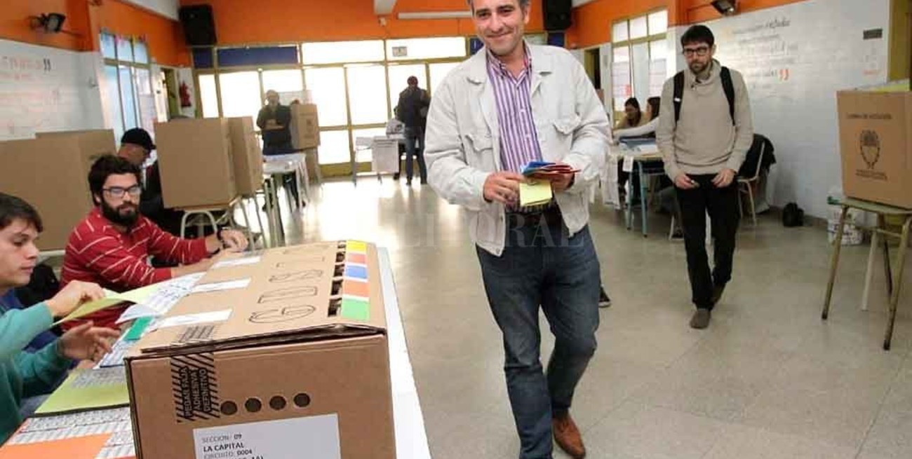 Votó "Cachi" Martínez: "El desafío es pensar un futuro mejor"