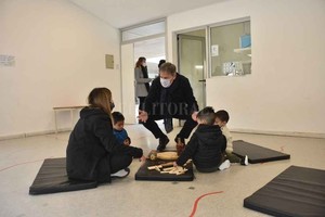 ELLITORAL_386495 |  Flavio Raina. Emilio Jatón en la vuelta de los Jardines Municipales a las clases presenciales.