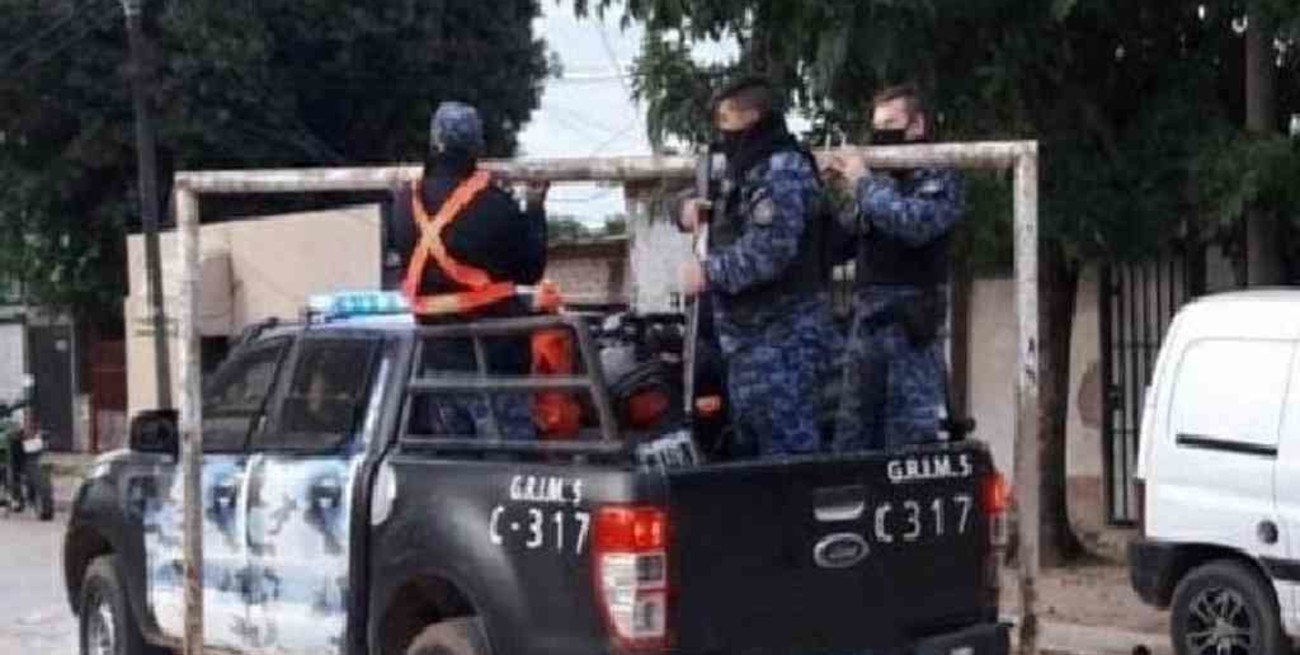 Corrientes: secuestraron los arcos de fútbol para que no jueguen en el barrio