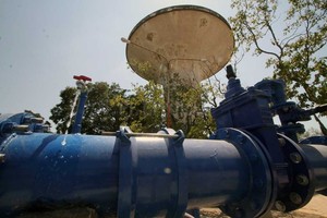 ELLITORAL_348061 |  Archivo El Litoral El aumento de la presión  es el resultado de la obra que la Municipalidad de Santo Tomé está llevando a cabo para ampliar la vinculación entre el referido tanque y la cisterna norte , informaron.