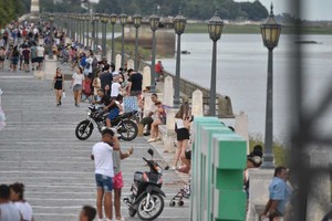 ELLITORAL_348075 |  Manuel Alberto Fabatía La Costanera es uno de los lugares donde más se concentra la gente.