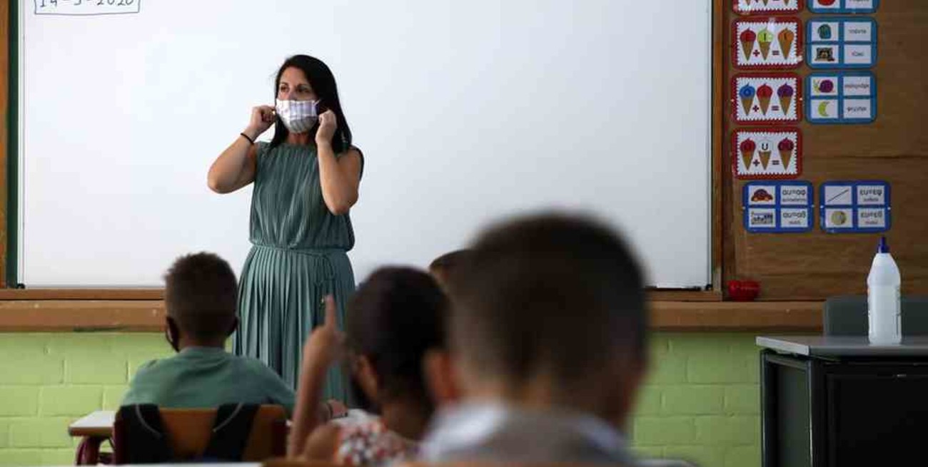 Grecia reabre todas las escuelas tras seis meses de cierre por el coronavirus
