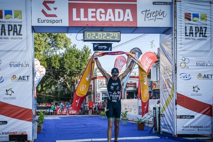 ELLITORAL_281156 | Gentileza de www.trialapaz.com Marcos Pïerri, el primero en llegar a la linea de meta.
