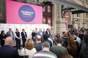 Gentileza Municipalidad de Santa Fe Logística. En el acto que ofició de epílogo del mega evento, el intendente aseguró que Tecnópolis Federal  es sólo una muestra de todo lo que puede hacer Santa Fe .