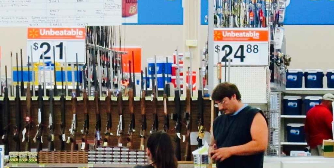 Walmart retira armas de fuego de sus locales físicos ante el aumento de tensiones en EEUU por las elecciones 