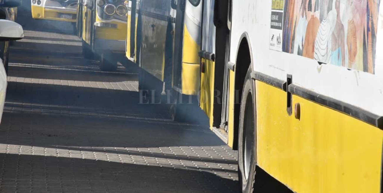 Jatón convocará a legisladores para debatir la crisis del transporte